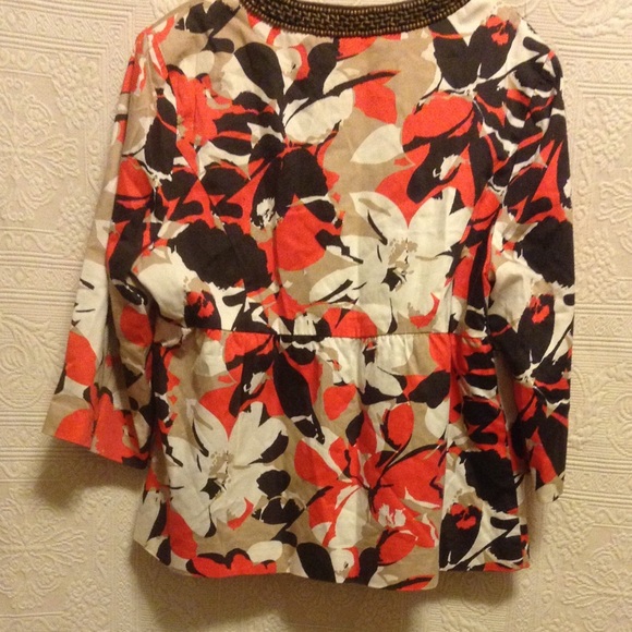 Floral lined jacket. - Picture 2 of 2